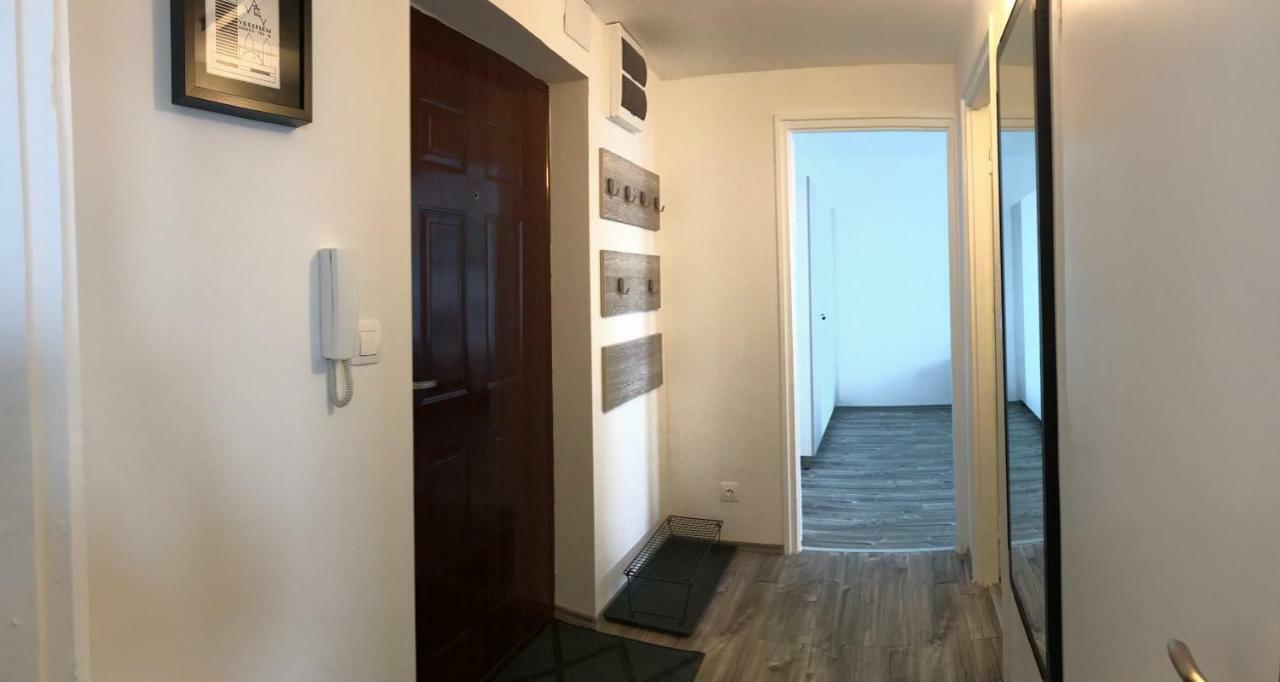 Central Apartments Veszprem Luaran gambar